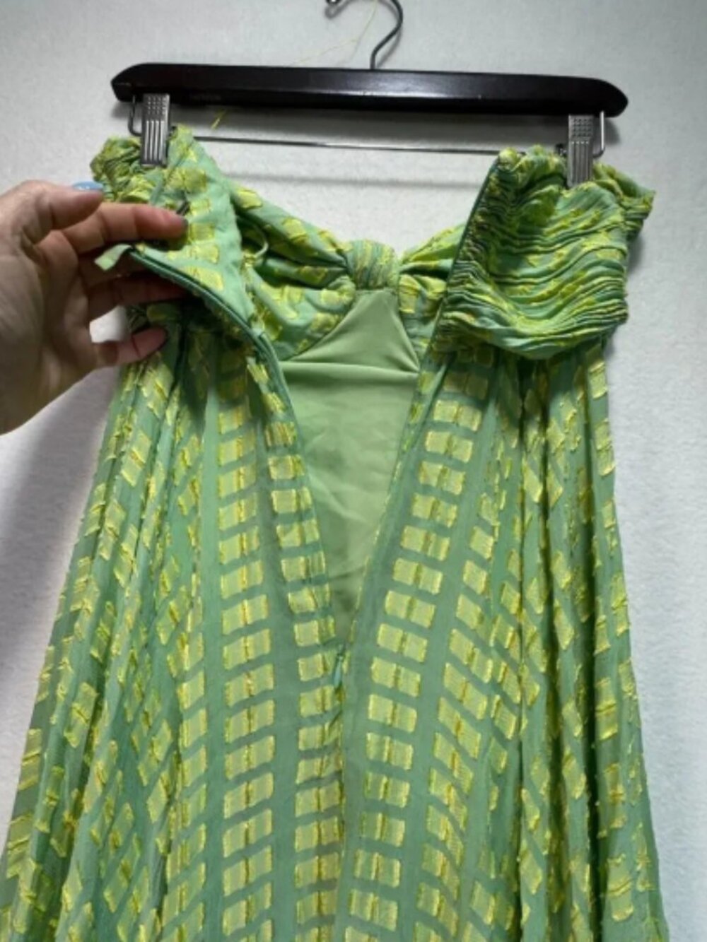 Alexis Elea Dress Gown Green Abstract Verde Textured Tiered Flowy - Picture 11 of 12